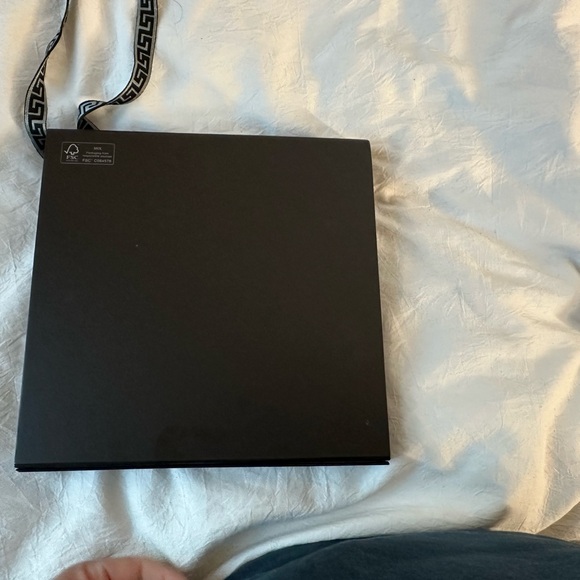 Authentic Versace gift box with greca ribbon - Picture 8 of 11